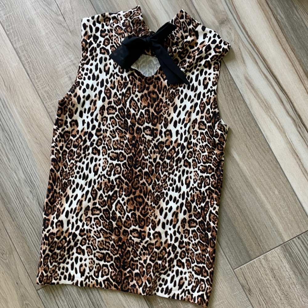 WHBM Leopard print sleeveless sweater - Picture 4 of 4